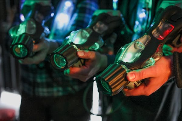 Organisez un laser game à domicile : tout ce qu'il faut savoir